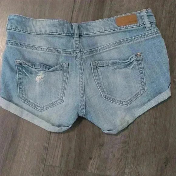 Garage shorts - Picture 2 of 3